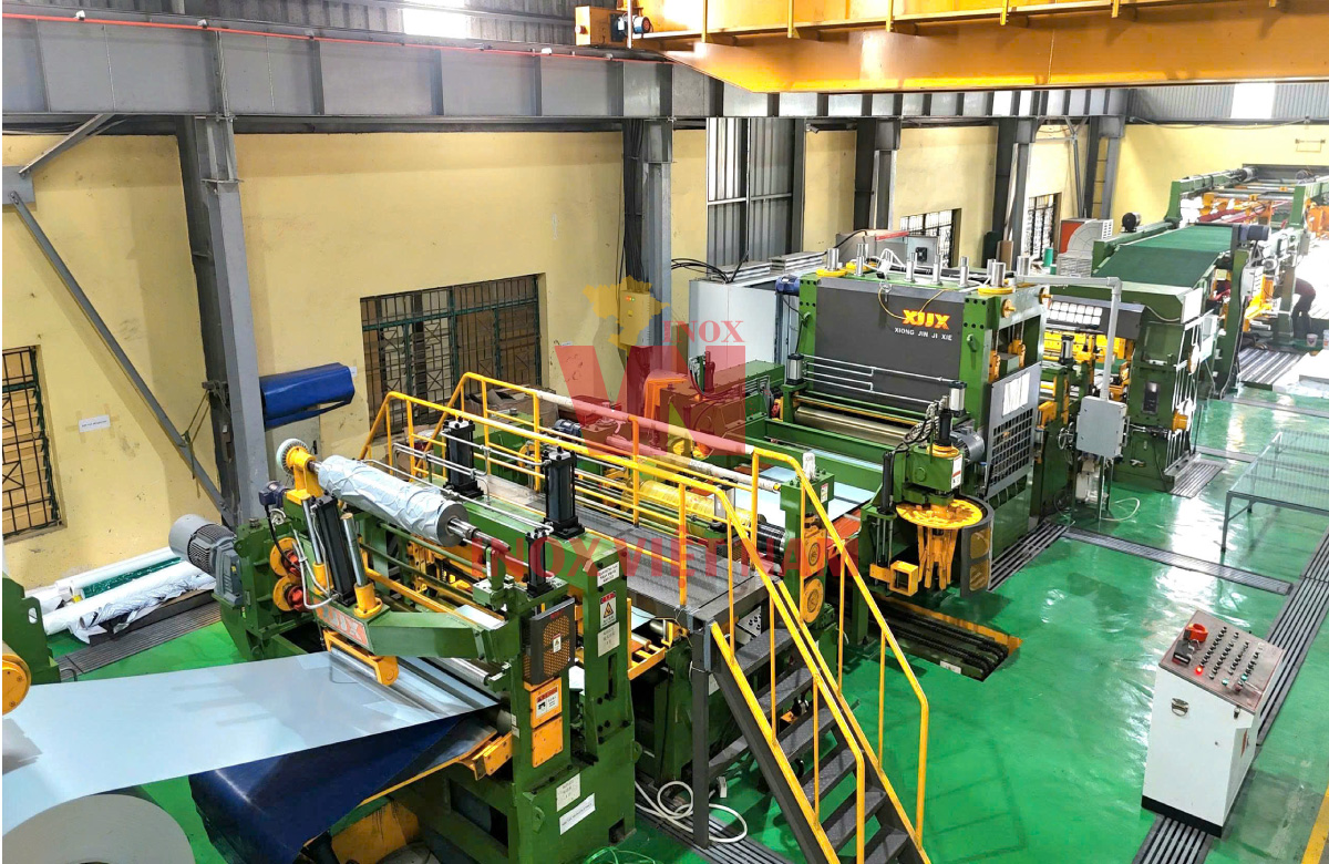 Hệ thống dây chuyền máy cắt tấm cưa bay tự động - Inox Việt Nam