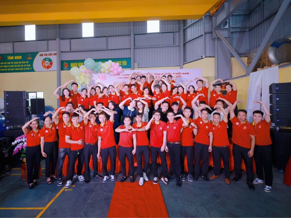 Tập thể Inox Việt Nam trong Ngày hội Gia đình